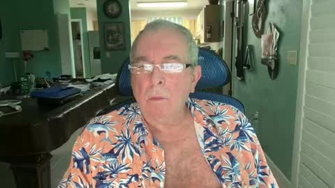 photobilly22 online show from August 5, 3:42 pm