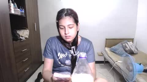 izzy online show from June 5, 12:06 am