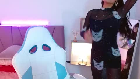 Liz online show from March 12, 7:47 pm