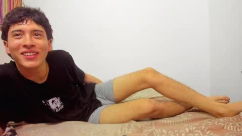 picaszomilos350 online show from March 31, 6:36 am