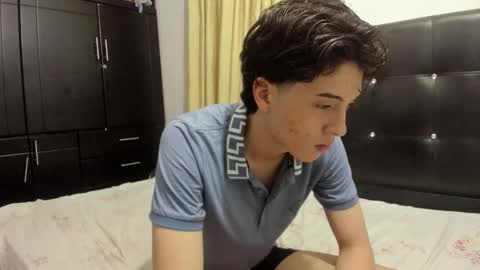 picaszomilos350 online show from January 14, 5:59 am