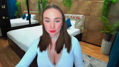 Emelie online show from March 17, 4:23 pm