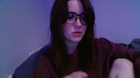 PilloGoddess online show from September 26, 8:00 am