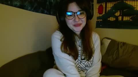 PilloGoddess online show from January 25, 6:55 am