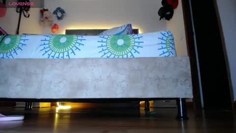 tiffany online show from April 17, 9:50 pm