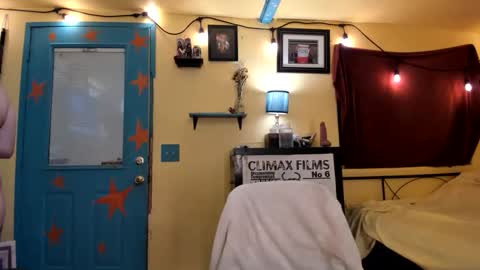 Virginity smiles online show from December 17, 8:10 am