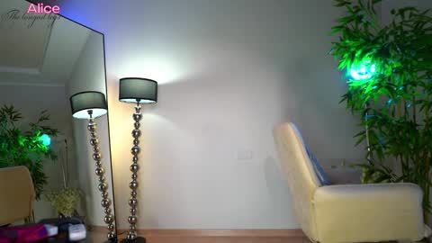 Alice   online show from September 12, 9:44 am