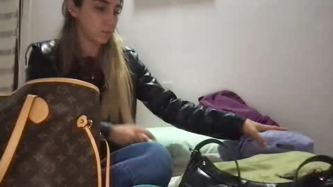 Pinkilola online show from April 13, 1:10 am