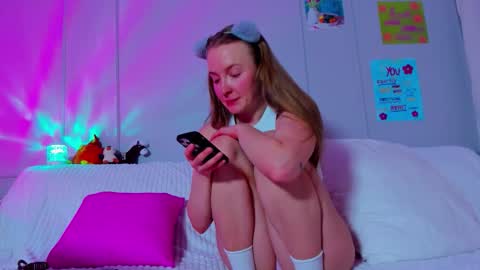 Mila online show from February 17, 6:23 am