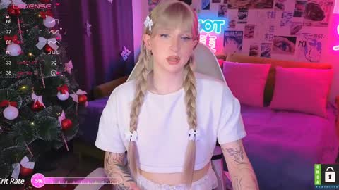 Snapshot of pinkvenom_ chatting on January 11, 4:46 pm pinkvenom_ online show from January 11, 4:46 pm