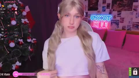 Snapshot of pinkvenom_ chatting on December 2, 2:58 pm pinkvenom_ online show from December 2, 2:58 pm