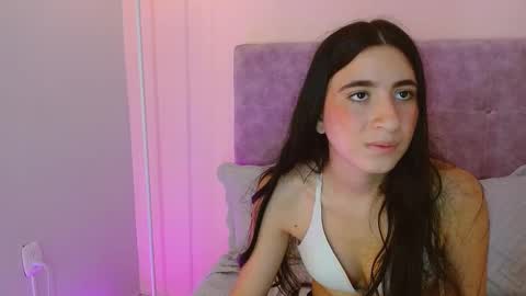 Perla online show from March 20, 4:34 pm