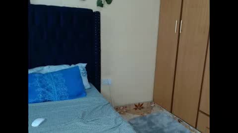 Pinky online show from December 9, 1:24 pm