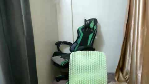 pinoy_fucker18 online show from April 14, 11:57 am