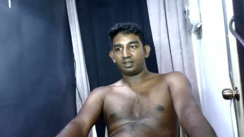 rayvienn online show from April 18, 7:58 pm