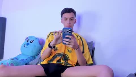 pipper_ online show from June 15, 7:33 am