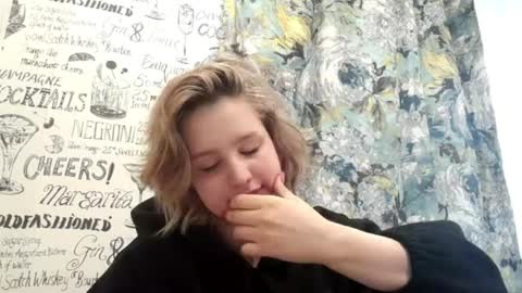 Caroline online show from April 4, 4:19 am