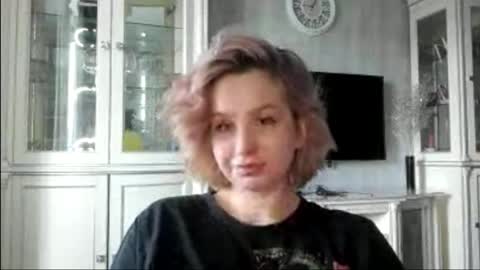 Caroline online show from April 3, 4:08 am