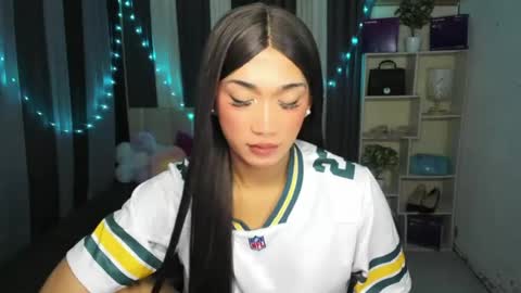 pixiedoll_ online show from July 20, 10:39 am