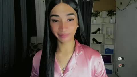 pixiedoll_ online show from February 22, 9:24 am