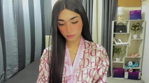 pixiedoll_ online show from July 2, 5:51 pm