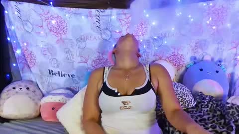 PixieLuxXx online show from April 11, 9:52 pm