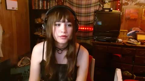 Izzy online show from December 3, 10:23 pm