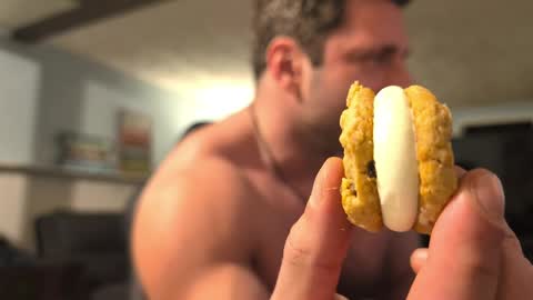 pizza_biceps online show from April 9, 6:19 am