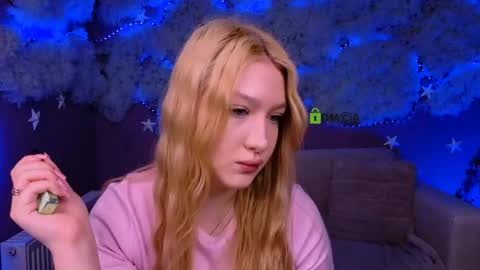 Sophie online show from April 20, 7:50 pm