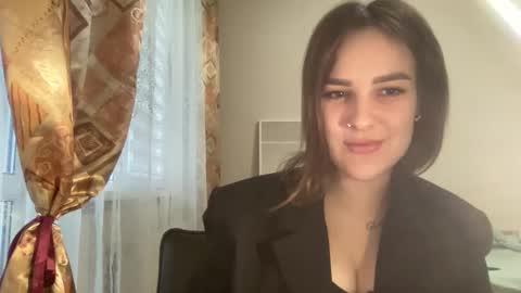 Mia online show from September 30, 6:35 am