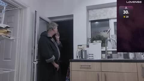 Play Me online show from October 5, 11:01 pm