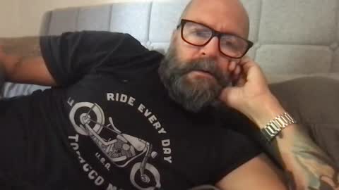 Snapshot of pleasesitonmycock chatting on October 16, 3:33 pm PleaseSitOnMyCock online show from October 16, 3:33 pm