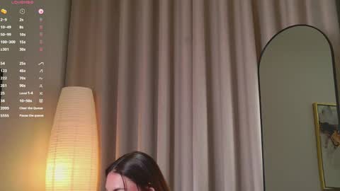 Amelie online show from April 19, 6:10 pm