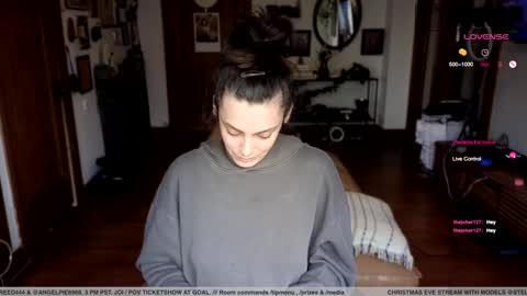 pnkgf online show from December 22, 8:25 pm