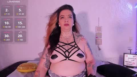 poisson_ivy_ online show from December 15, 8:49 pm