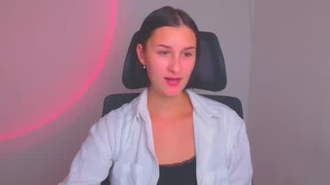 Pokahontas online show from December 15, 1:22 pm