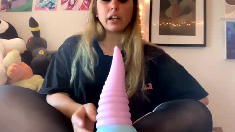 sweet angel baby  online show from January 18, 2:48 pm