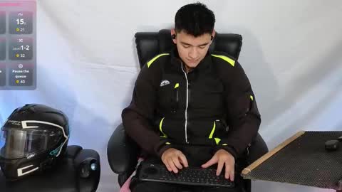    online show from October 24, 10:16 am