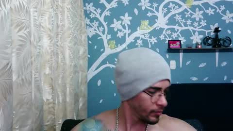Snapshot of ponzothc chatting on October 6, 11:44 pm ponzothc online show from October 6, 11:44 pm
