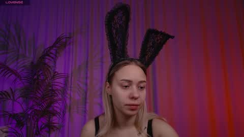 Snapshot of pooja_hegde chatting on October 8, 1:13 am Eva online show from October 8, 1:13 am