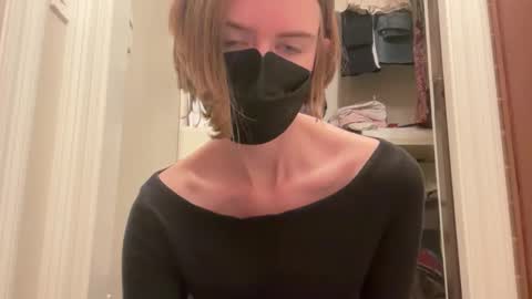 poorlaine online show from June 6, 1:00 am