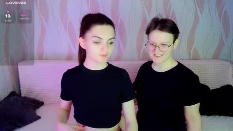 Ana and Tati online show from November 13, 10:45 pm