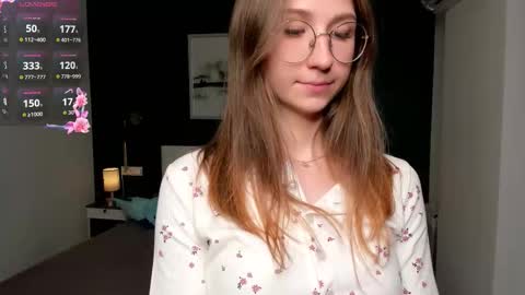 Elizabeth online show from September 10, 7:04 pm