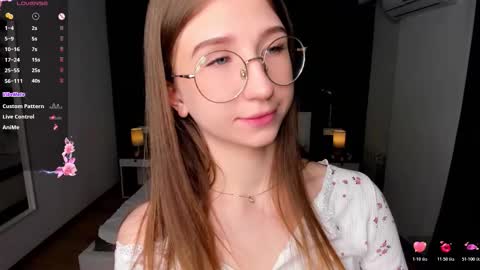 Elizabeth online show from February 24, 7:39 pm