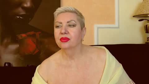 LADY POSH online show from February 13, 1:50 am