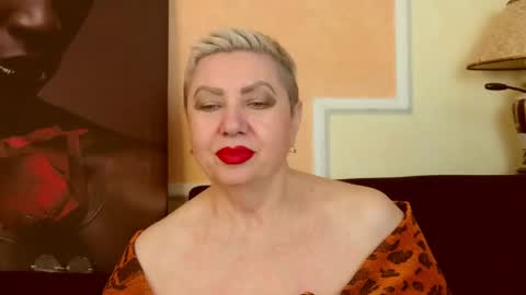 LADY POSH online show from May 6, 9:10 pm