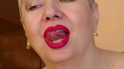 LADY POSH online show from October 15, 9:04 pm