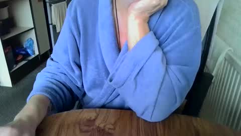 poshman65 online show from December 18, 12:00 pm