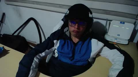 powerfulzeus2 online show from October 9, 2:39 am