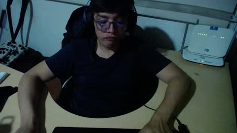 powerfulzeus2 online show from September 26, 4:53 am